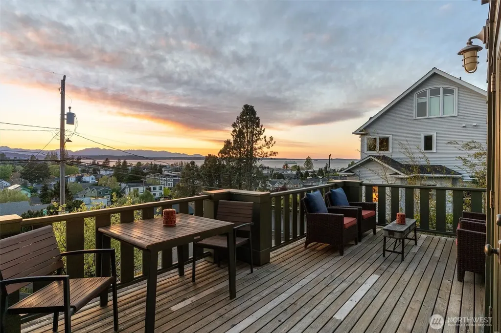 3310 59th Avenue SW Seattle WA 98116