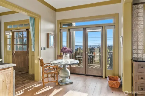 3310 59th Avenue SW Seattle WA 98116