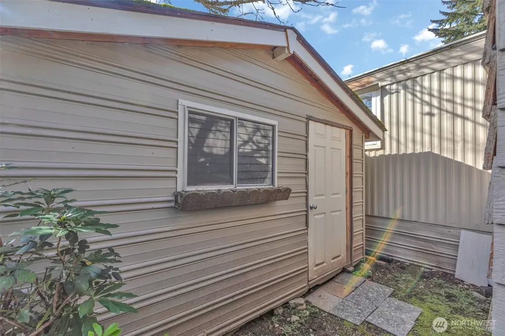 23708 Locust Way Bothell WA 98021