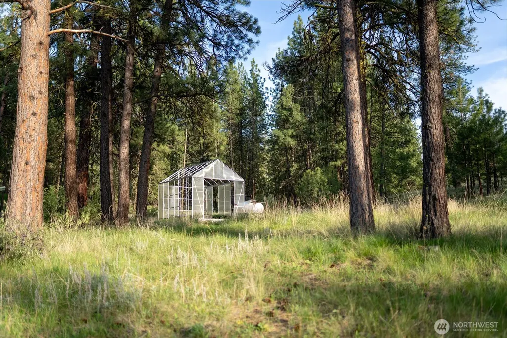 21 Deer Ridge Road Tonasket WA 98855