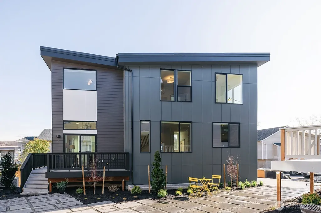 3007 S Dakota Street Seattle WA 98108