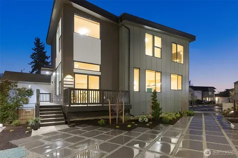 3007 S Dakota Street Seattle WA 98108