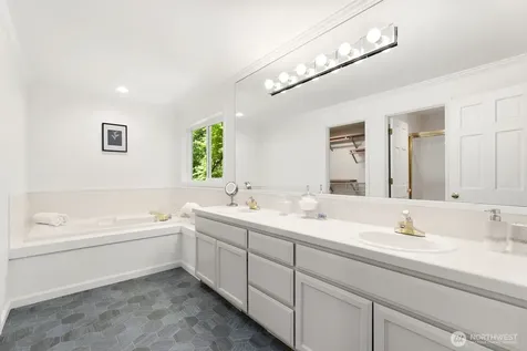 23216 SE 31st Street Sammamish WA 98075