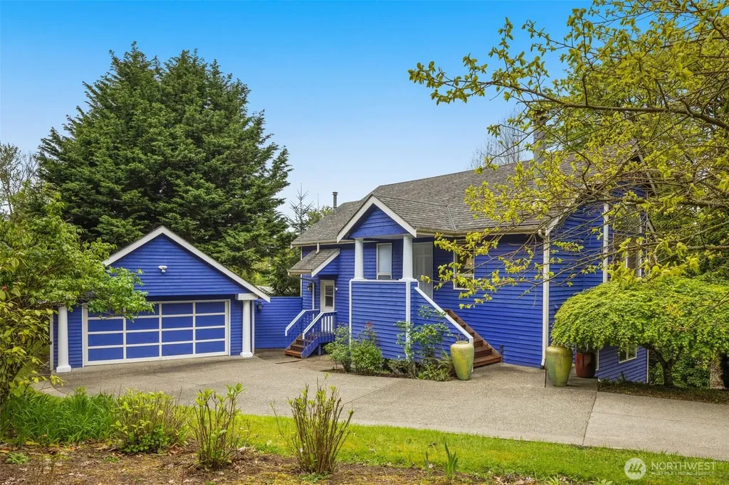 9602 NE 35th Place Clyde Hill WA 98004