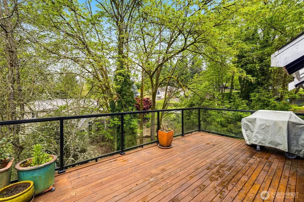9602 NE 35th Place Clyde Hill WA 98004