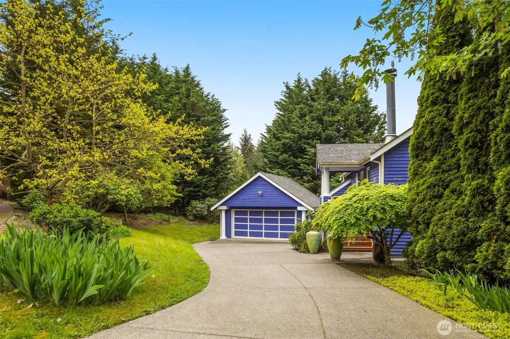 9602 NE 35th Place Clyde Hill WA 98004