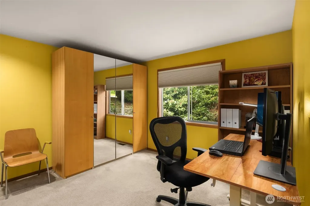 9602 NE 35th Place Clyde Hill WA 98004
