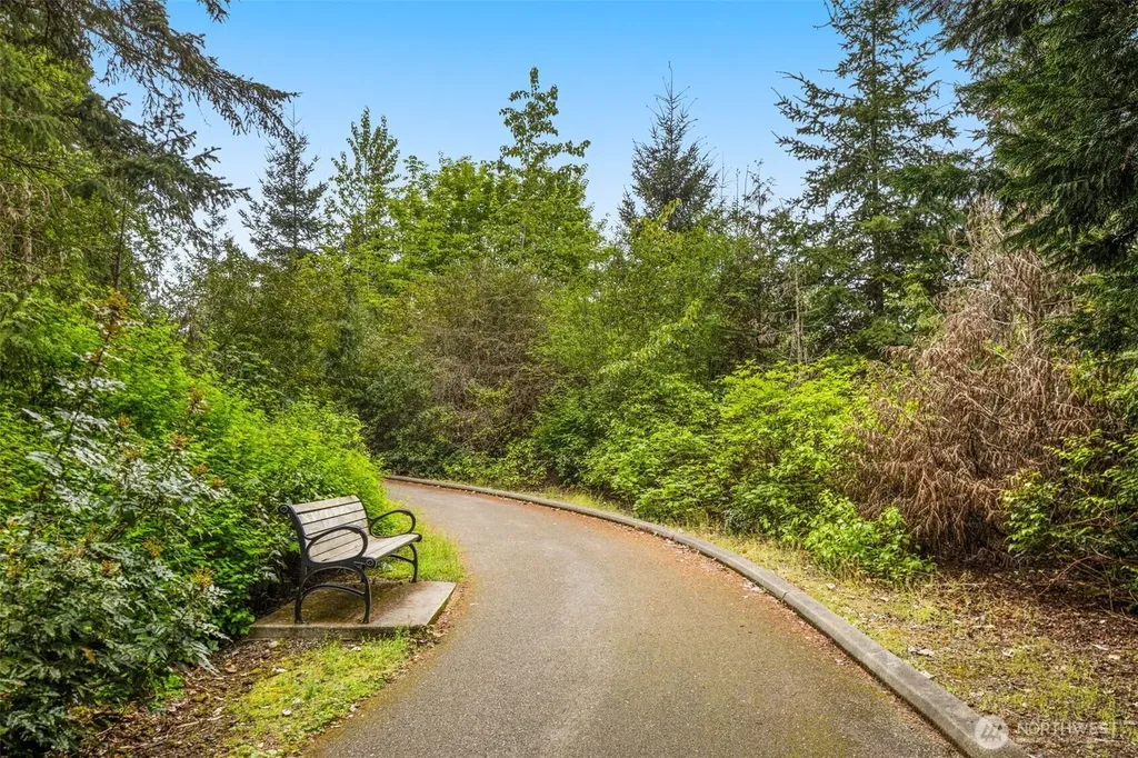 9602 NE 35th Place Clyde Hill WA 98004