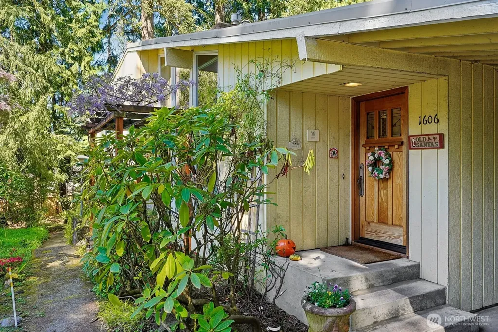 1606 153rd Avenue SE Bellevue WA 98007
