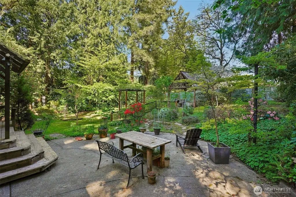 1606 153rd Avenue SE Bellevue WA 98007