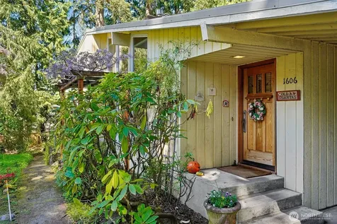 1606 153rd Avenue SE Bellevue WA 98007