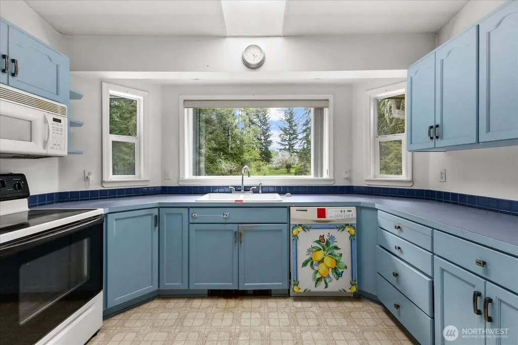 24317 115th Avenue NE Arlington WA 98223