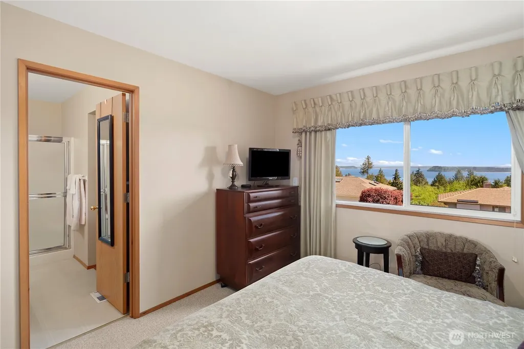 662 Pioneer Drive Port Ludlow WA 98365