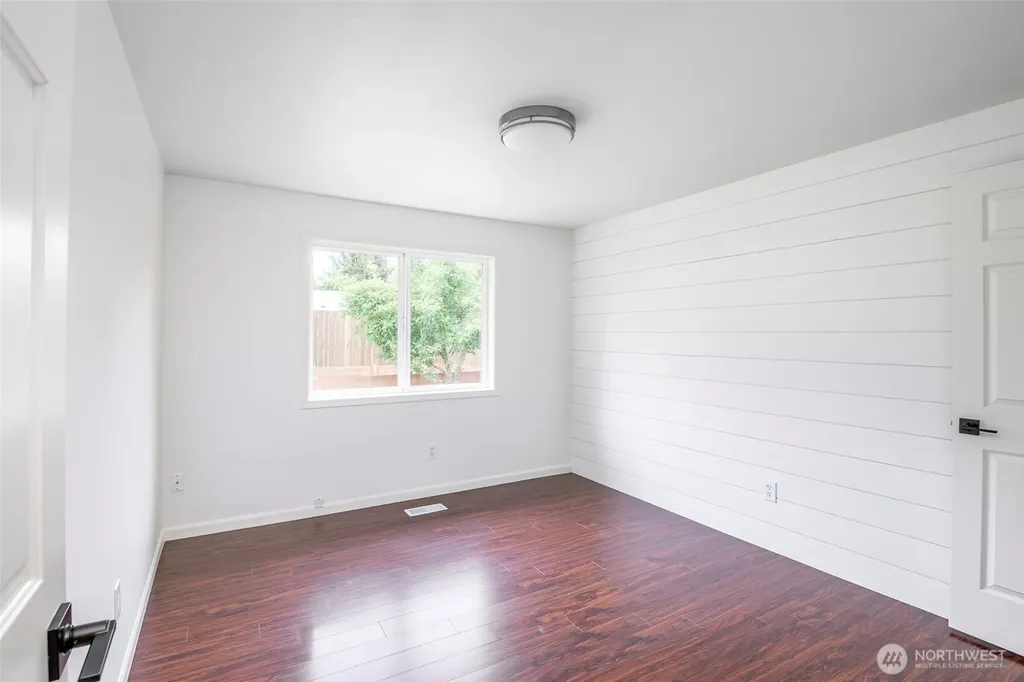 1901 12th Avenue SE Puyallup WA 98372
