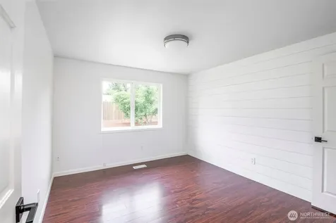 1901 12th Avenue SE Puyallup WA 98372