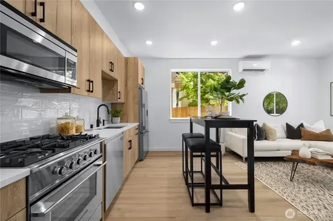 6540 Latona Avenue NE Seattle WA 98115
