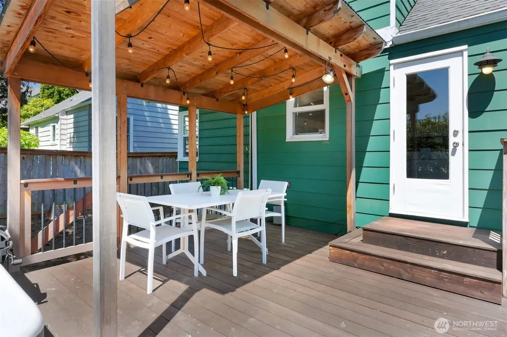 3003 NW 67th Street Seattle WA 98117