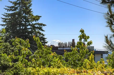 3003 NW 67th Street Seattle WA 98117
