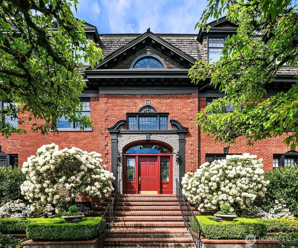 941 11th Avenue E Seattle WA 98102