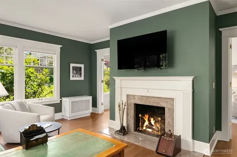941 11th Avenue E Seattle WA 98102