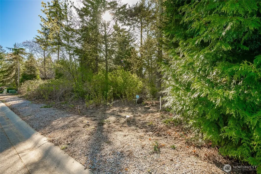 8647 Great Horned Owl Lane Blaine WA 98230