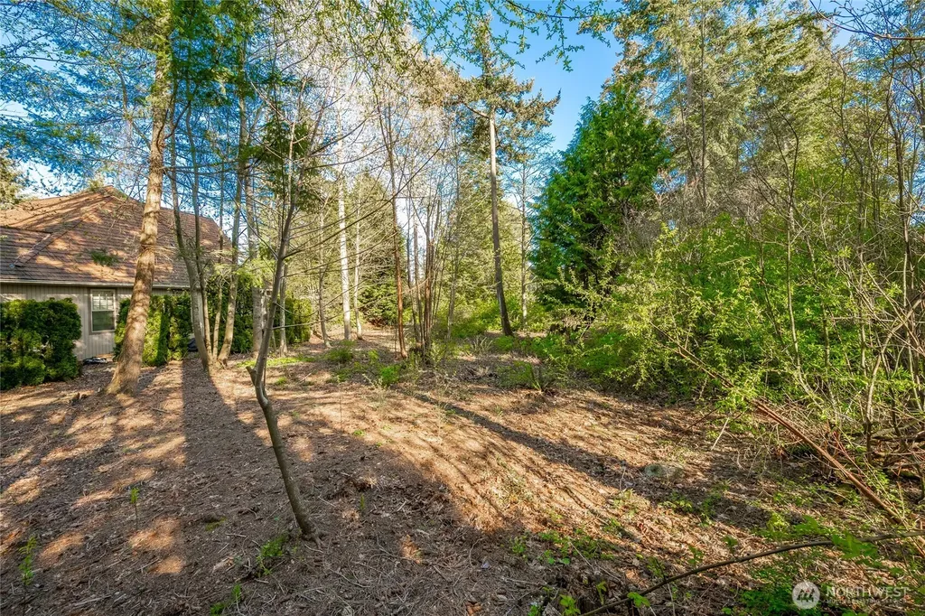 8647 Great Horned Owl Lane Blaine WA 98230