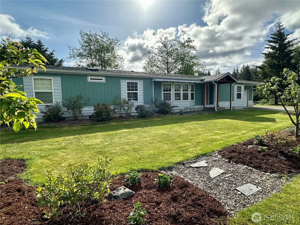 61 Simmons Street Sekiu WA 98381