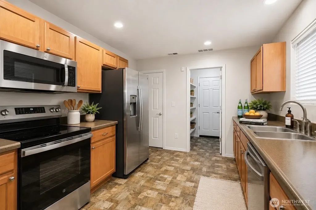 2731 SW Jabirin Way Port Orchard WA 98367