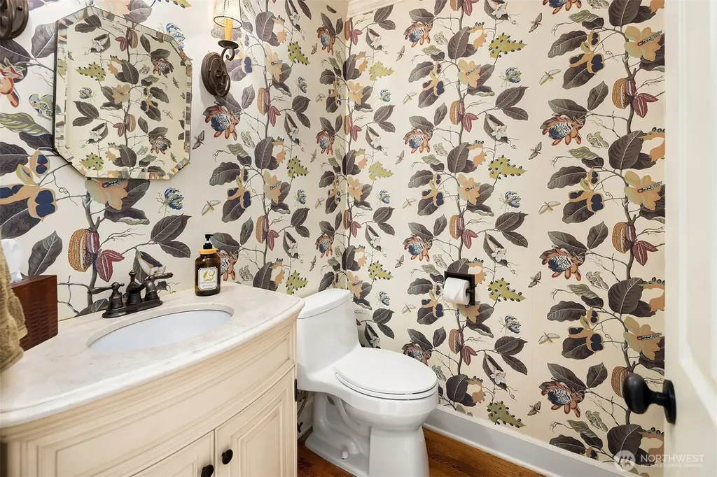 7447 W Mercer Way Mercer Island WA 98040