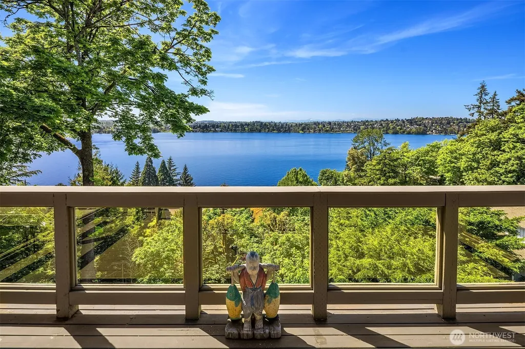 7447 W Mercer Way Mercer Island WA 98040