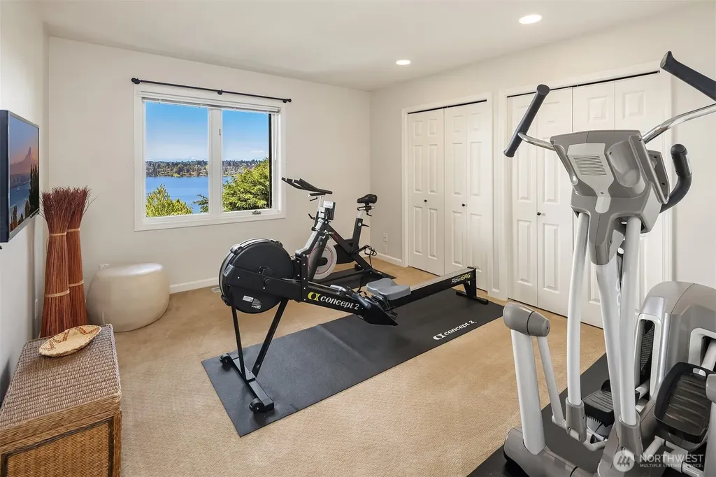 7447 W Mercer Way Mercer Island WA 98040