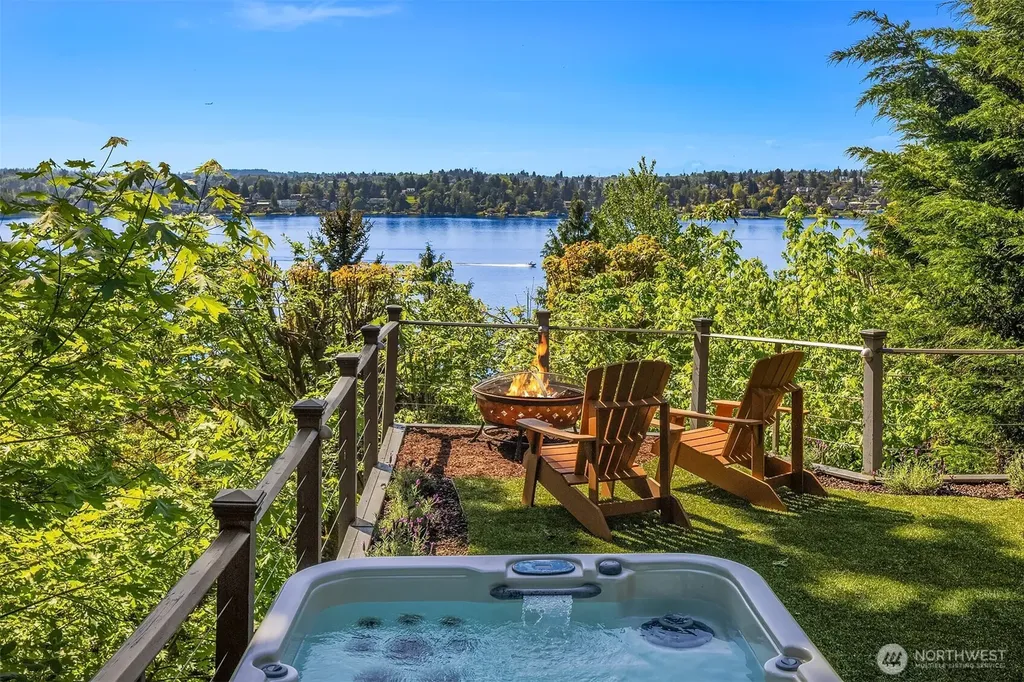 7447 W Mercer Way Mercer Island WA 98040