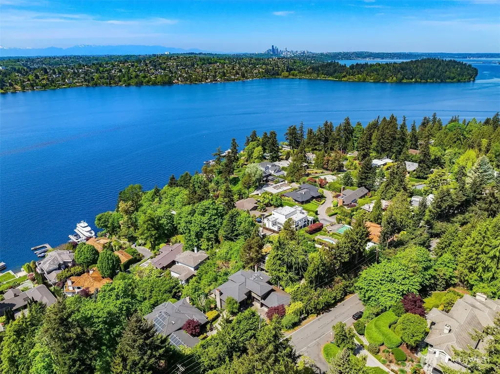 7447 W Mercer Way Mercer Island WA 98040