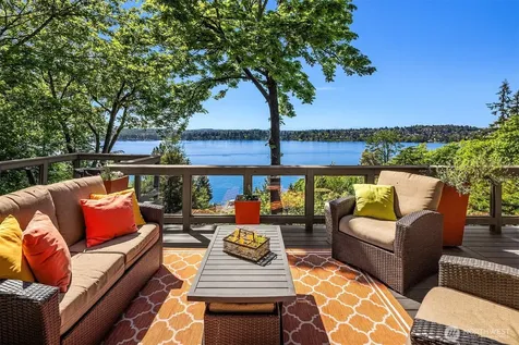 7447 W Mercer Way Mercer Island WA 98040