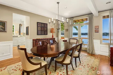 7447 W Mercer Way Mercer Island WA 98040