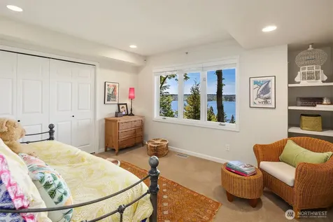 7447 W Mercer Way Mercer Island WA 98040