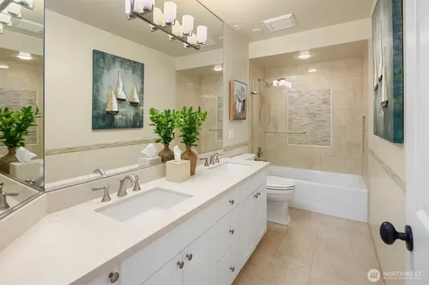 7447 W Mercer Way Mercer Island WA 98040