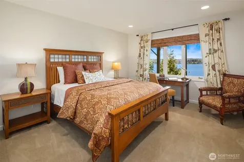 7447 W Mercer Way Mercer Island WA 98040