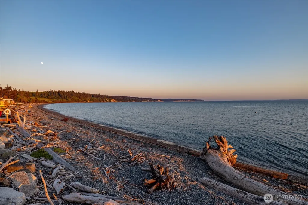 121 Keystone Avenue Coupeville WA 98239