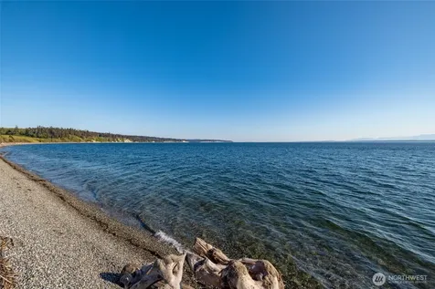 121 Keystone Avenue Coupeville WA 98239