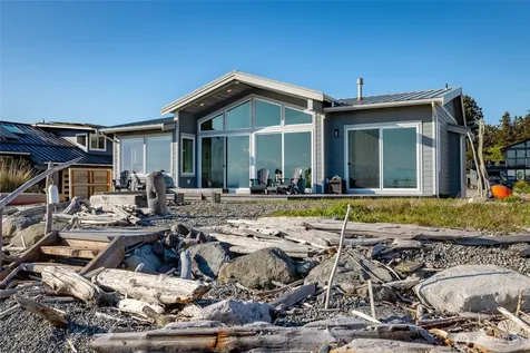 121 Keystone Avenue Coupeville WA 98239