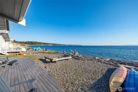 121 Keystone Avenue Coupeville WA 98239