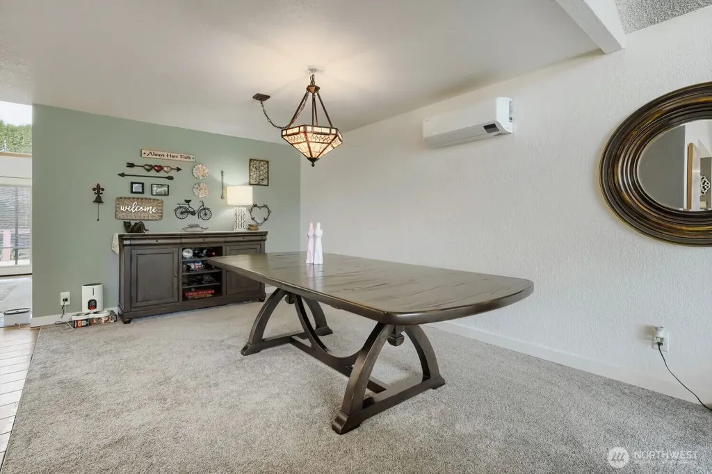 13605 SE 251 Place Kent WA 98042