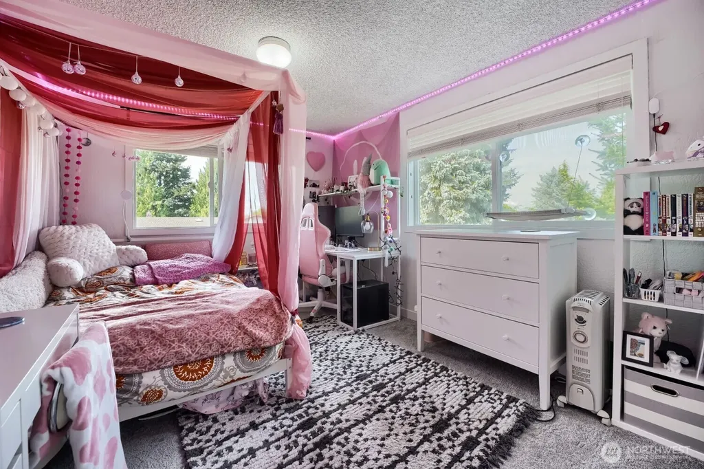 13605 SE 251 Place Kent WA 98042