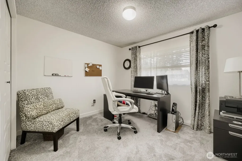 13605 SE 251 Place Kent WA 98042