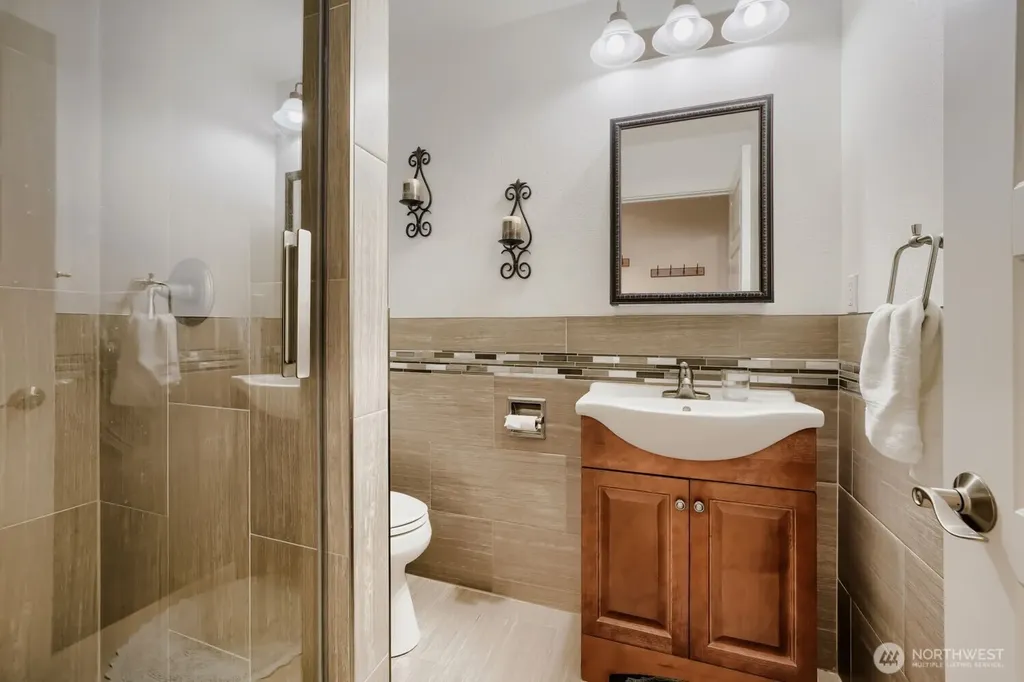 13605 SE 251 Place Kent WA 98042