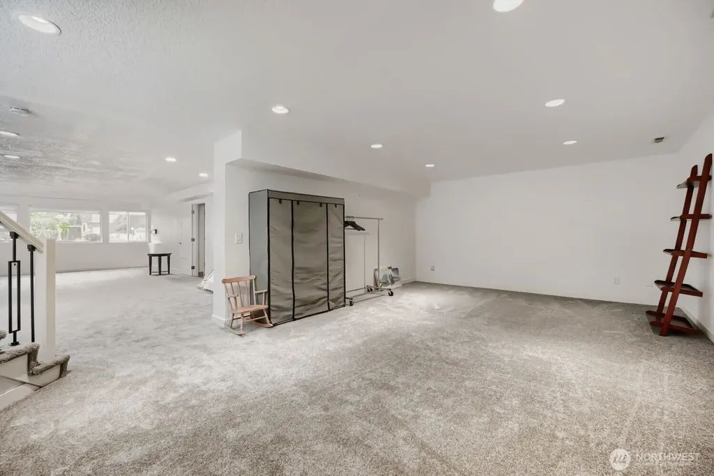 13605 SE 251 Place Kent WA 98042