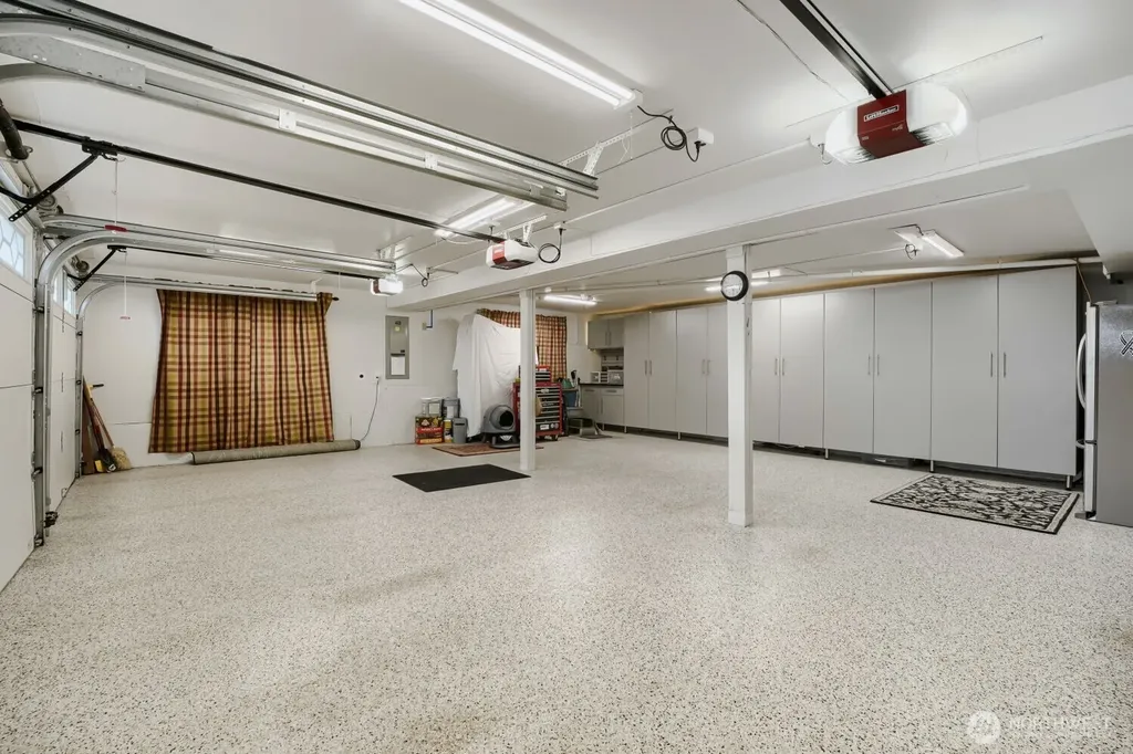 13605 SE 251 Place Kent WA 98042