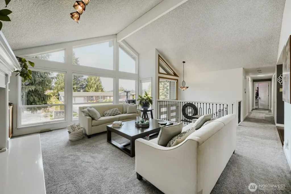 13605 SE 251 Place Kent WA 98042