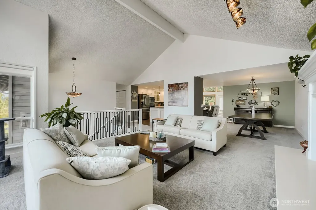 13605 SE 251 Place Kent WA 98042